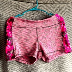 Woman’s AVIA PINK FLORAL SHORT